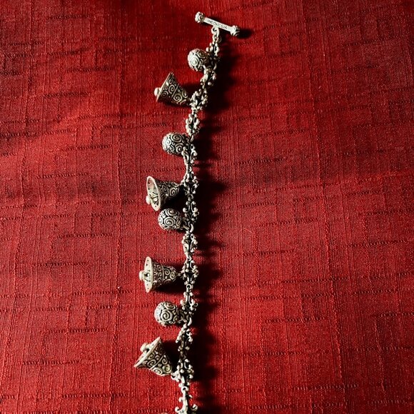 Sterling silver beaded bracelet with carved silver bells and carved silver balls - Picture 2 of 3